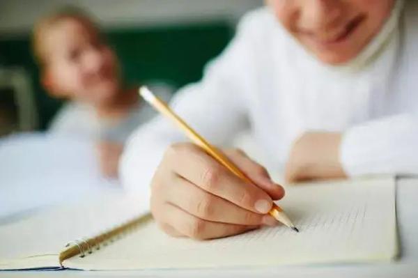 【课堂内外】简单又实用的读后感写作方法，家长快转给孩子看！ 1