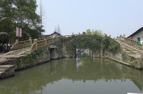 关于这座桥的组成：尤永镇大桥_550字