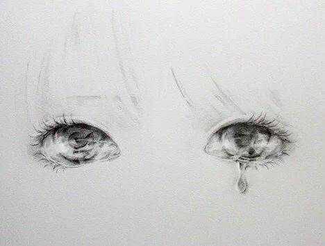 面对她的眼睛，我流下了眼泪