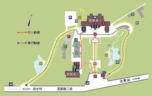 参观台北故宫博物院