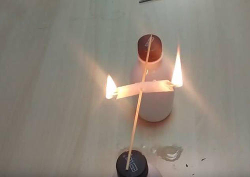 蜡烛跷跷板实验