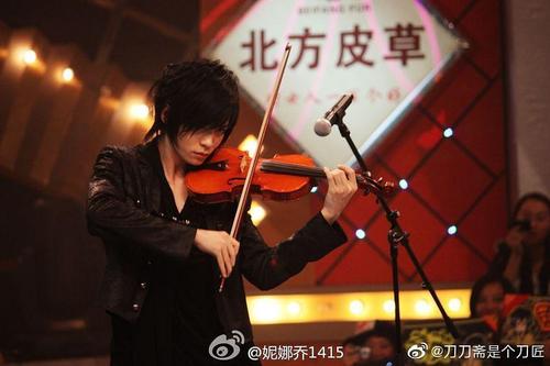 我喜欢拉小提琴