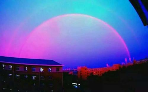 风雨后总会有彩虹。