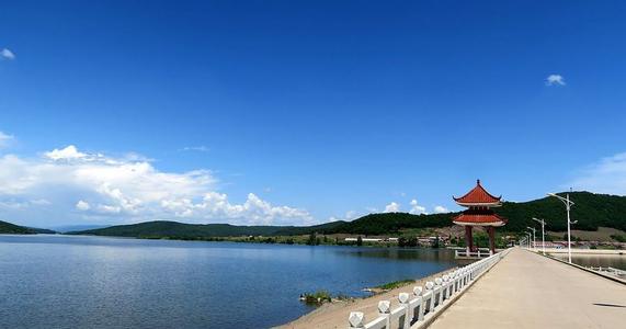 美丽的燕明湖