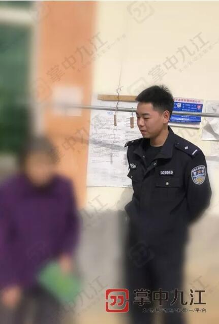 这个“初心”萌呆了！小学写的作文，让九江一民警瞬间“走红”…… 1