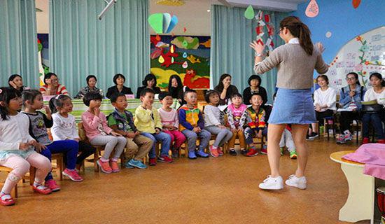 幼儿园中班音乐活动教案《春雨沙沙》