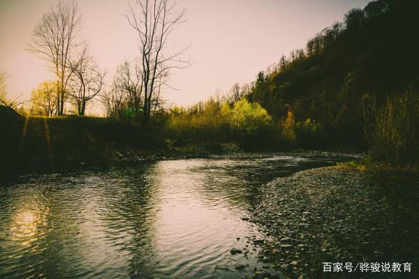 最新中学生作文：《山川异域，风月同天》 1