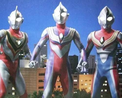我成为Ultraman_300字