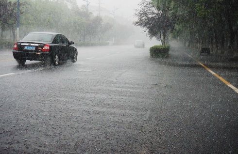 暴雨