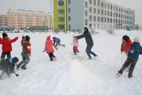 冬季打雪仗