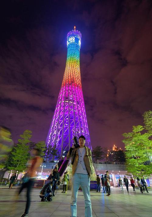 暑假快乐-游览美丽的广州塔