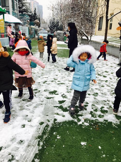 雪中​​的笑声