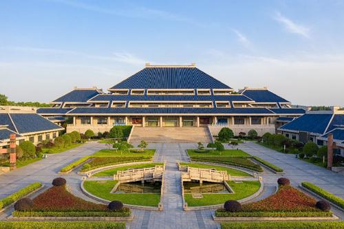 游湖北省博物馆