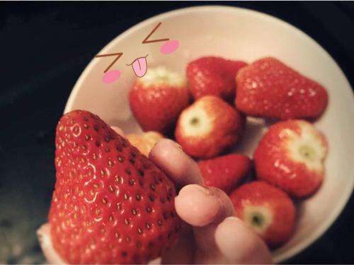 吃草莓