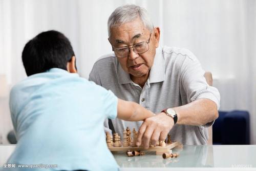 和爷爷下棋