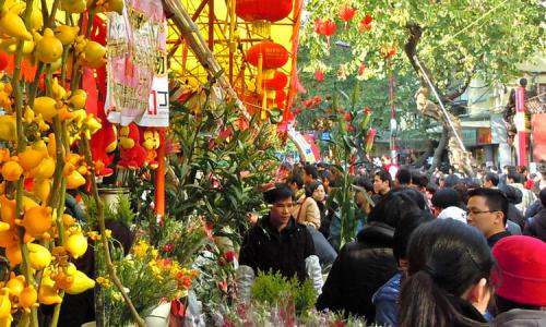 体验传统民俗风情，在花街购物