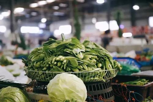 蔬菜市场的小镜头