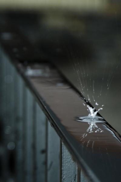 那天晚上，雨一直在下