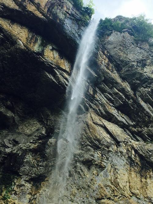 风雨登山