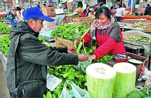 进入蔬菜市场