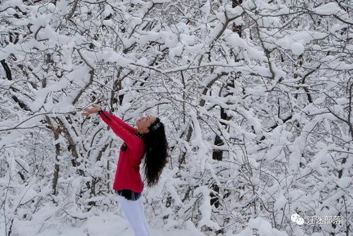 享受雪的感觉真好