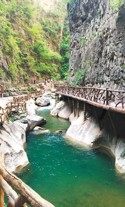 美丽的巴泉峡