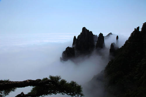 雾中的三清山