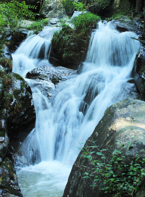 藏龙百瀑