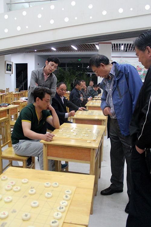 爷爷是国际象棋迷