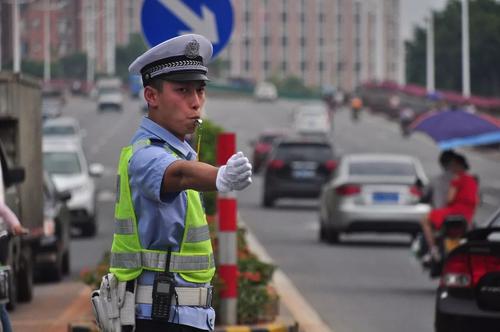 交警大叔