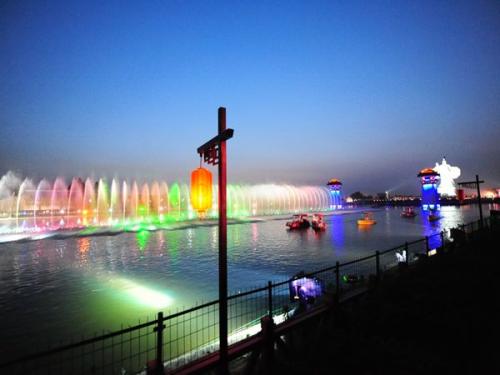 查看汉城湖喷泉