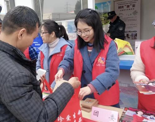 阅读“学习雷峰，一个很好的例子”_400字