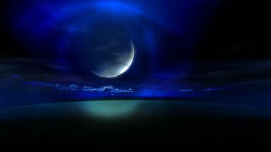 月球上的构图：蓝色在月光下_800字