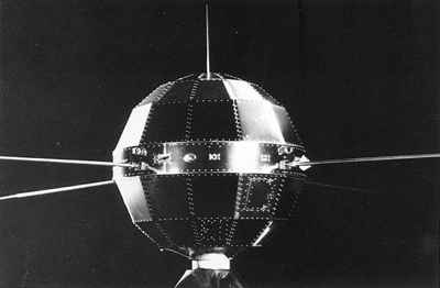 1970-1979，中国60周年：中国第一次人造卫星发射成功