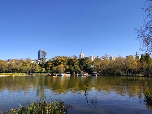 美丽的月亮Treshang Park