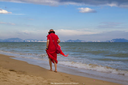 “美丽的三亚浪漫端” - 海南之一_1000字